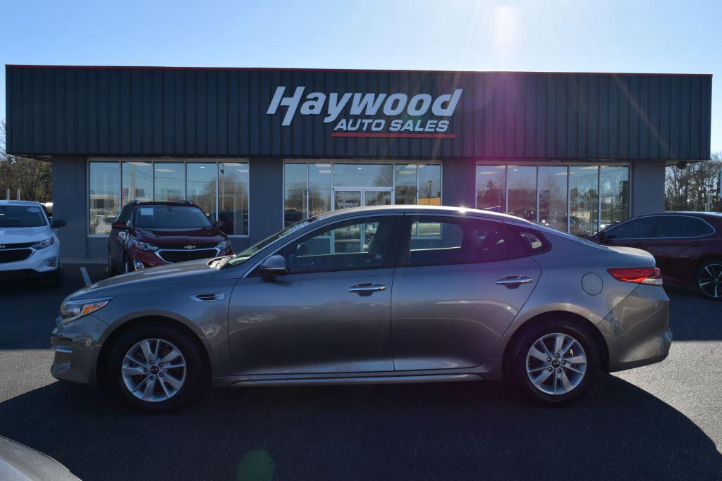 2018 Kia Optima LX's photo