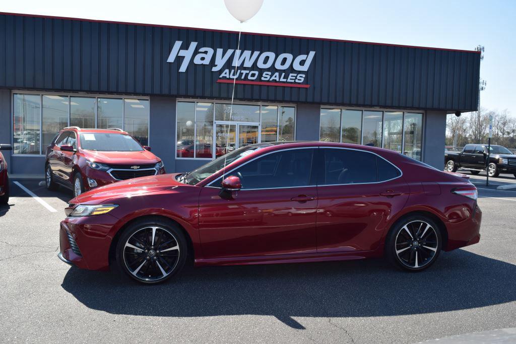 2018 Toyota Camry XSE's photo